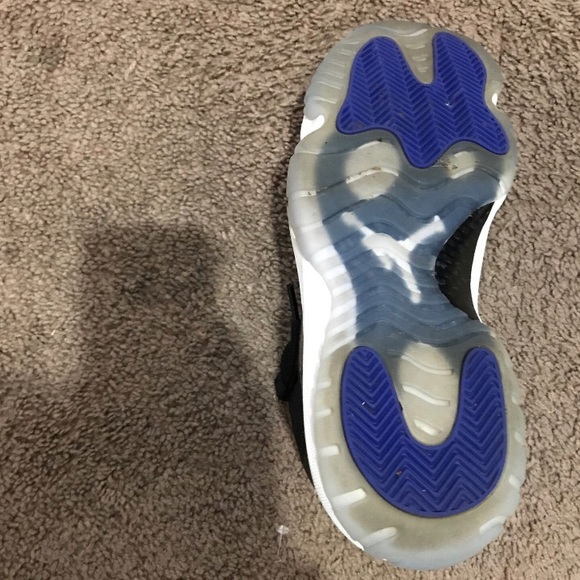 2016 Jordan 11 Space Jam - Picture 5 of 9